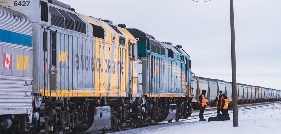 Travailleurs en transport au Canada en 2026 : guide complet pour immigrer et obtenir la résidence permanente